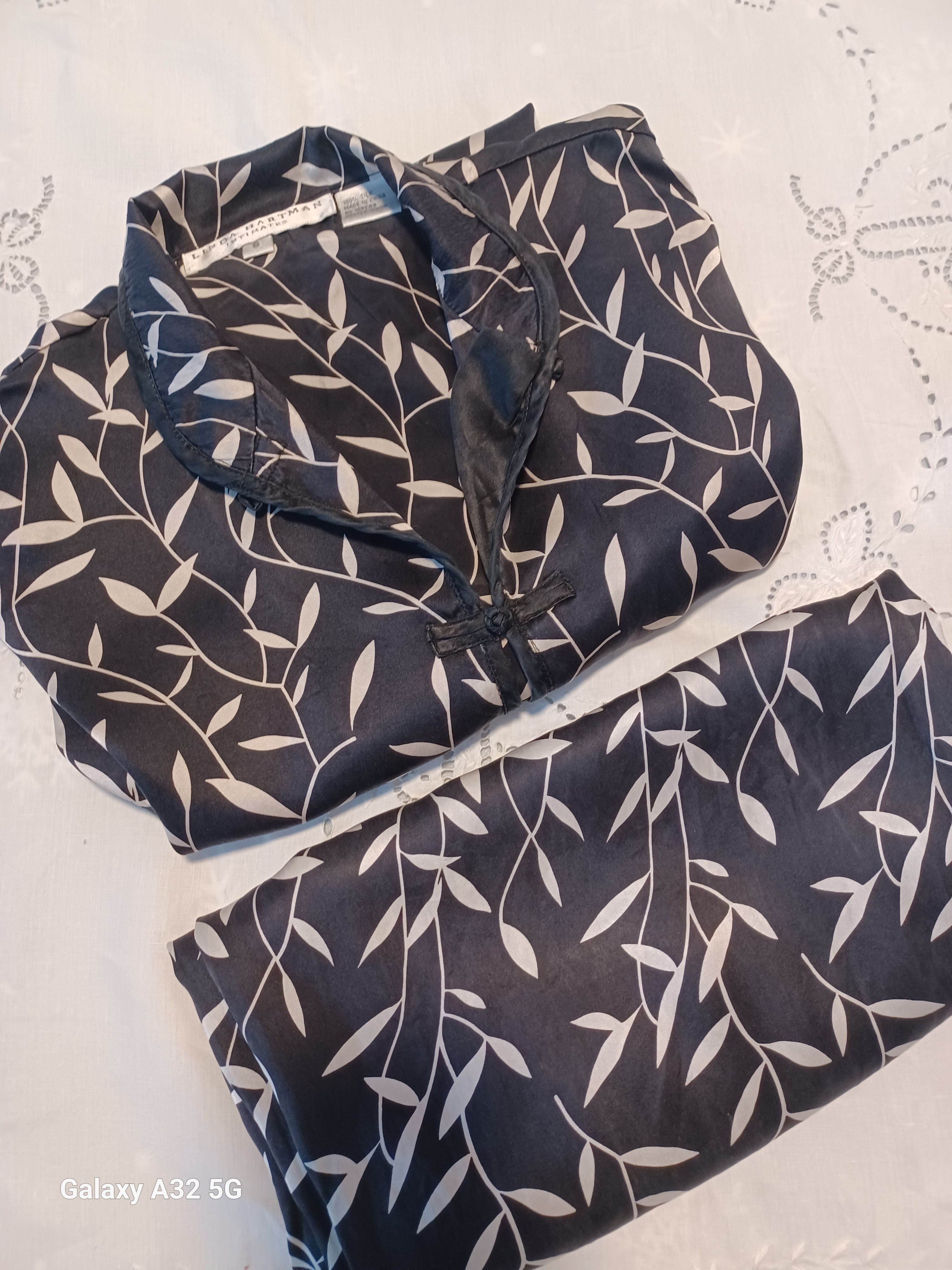 Linda Hartman 100% Silk Pajama Set Black White Leaf Print